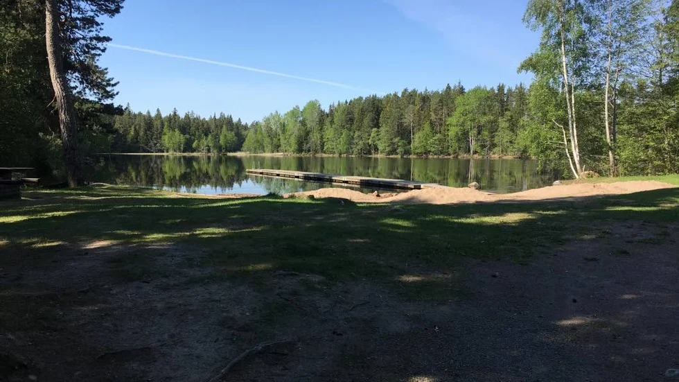 I närheten av badplatsen hittades kroppen.