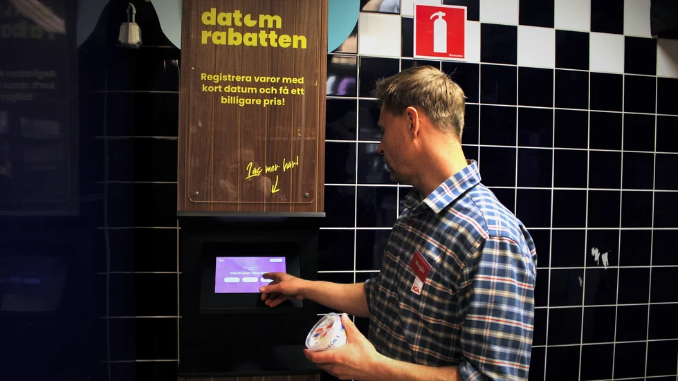 Det nya rabattsystemet funkar inte på varor som butiken packar själva, mjukbröd eller bakelser. "Det beror på att vi oftast säljer dem även när det är deras sista förbrukningsdag", säger Morgan.