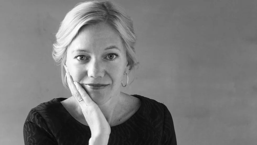 Maja Lunde är sedan många år tillbaka en känd författare i hemlandet Norge. "Binas historia" blev hennes  internationella genombrott. "Blå" är andra delen i en planerad klimatkvartett.