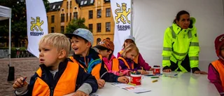 Barnen utbildas med trafikljus