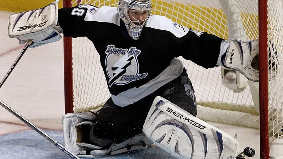 Redan med NHL-laget Tampa Bay Lightning spelade Johan Holmqvist  med nummer 40 på ryggen.