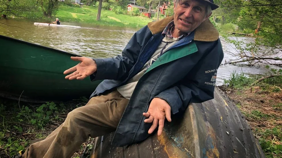 Willy Palm på en bogserad båt.
