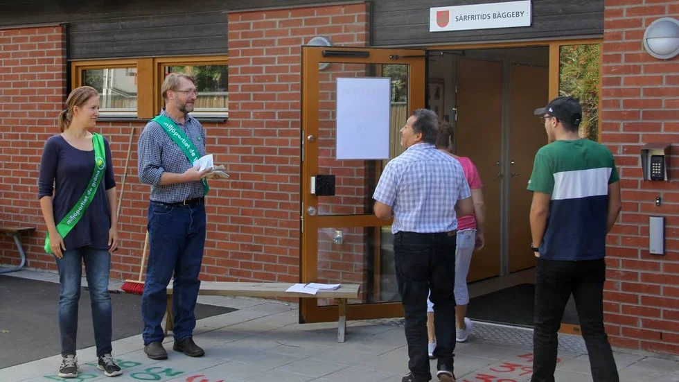 I Svanby valdristrikt finns det 1 308 röstberättigade personer.