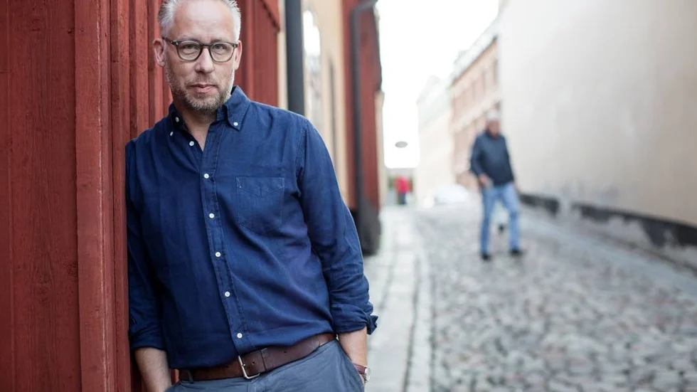 Författaren Po Tidholm reser land och rike kring med "Lokalsamtal" och serverar fakta och forskning om landsbygden och det han kallar utanförstråket. I Uppsala län sker föredrag och paneldebatt med politiker på Folkets hus i Hargshamn 3 maj.