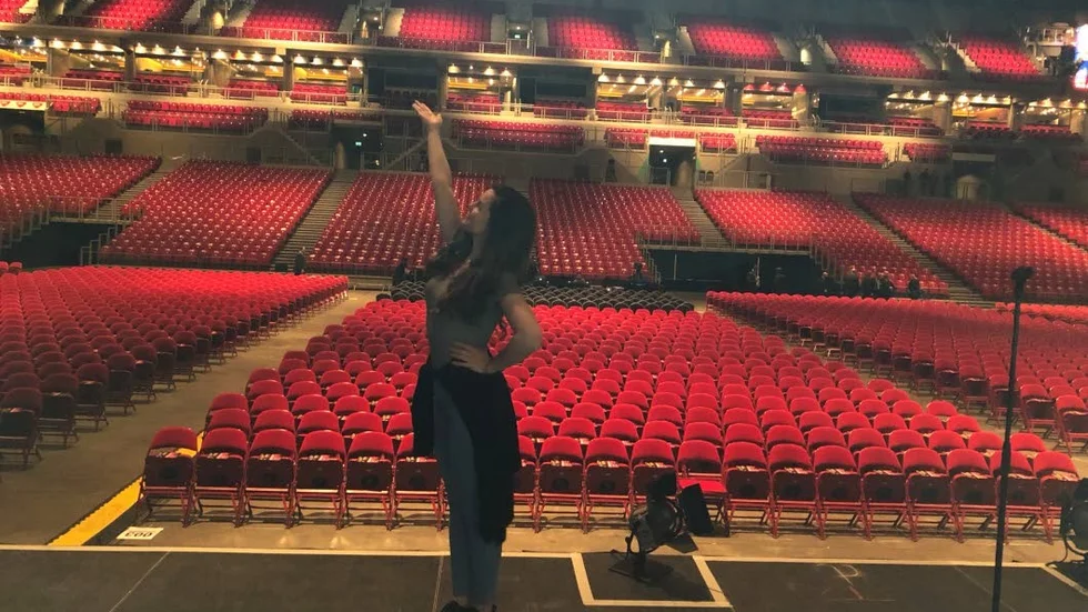 Josefine Wassler i Papp Laszlo Sports Arena i Budapest  under turnén med Lara Fabian.