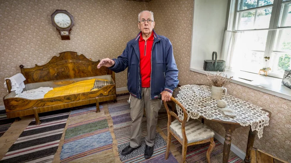 Gunnar Tholander och hembygdföreningen har iordningställt änkehuset för visning. Här bodde de som förlorat sin man i arbetet på bruket.