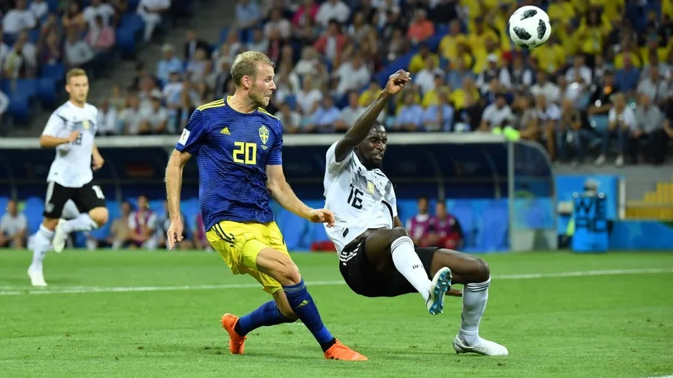 Mathias Rutegård om Ola Toivonens 1–0-mål: Ett sagolikt fotbollsmål. Ett av VM:s allra vackraste.