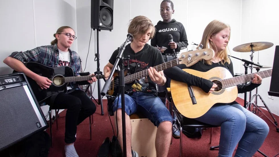 Carl-Anton Eriksson, Svante Lundkvist, Pearl Kalemela och Julia Lundgren fick ett drömjobb.