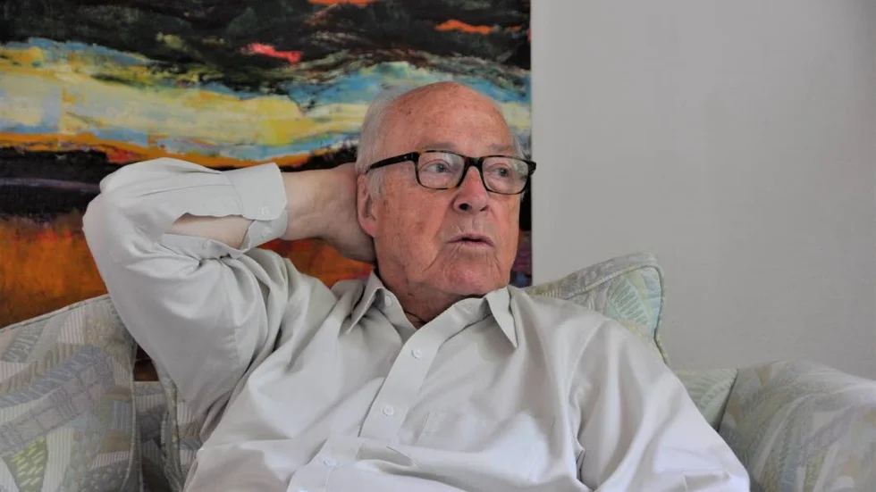 Vid sidan om politiken är Hans Blix bland annat intresserad av teater och konst.