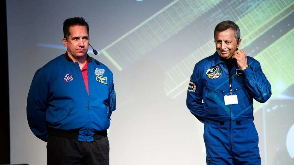 Bill Oefelein var pilot på den svenske astronauten Christer Fuglesangs första rymdresa. Michel Tognini har bland annat varit på den ryska rymdstationen Mir.