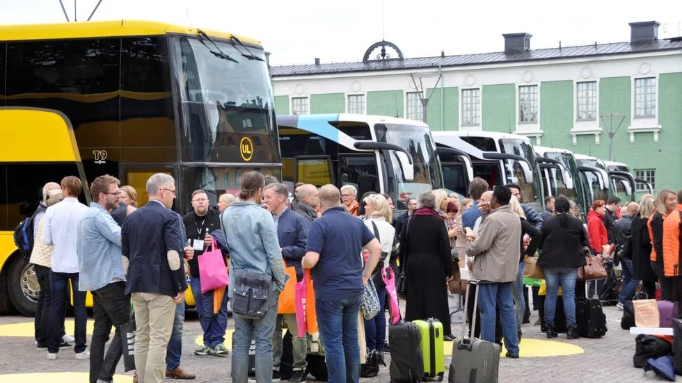 Farväl Uppsala. Hundratals makthavare och företagsmänniskor  började på söndagseftermiddagen resan mot Visby.