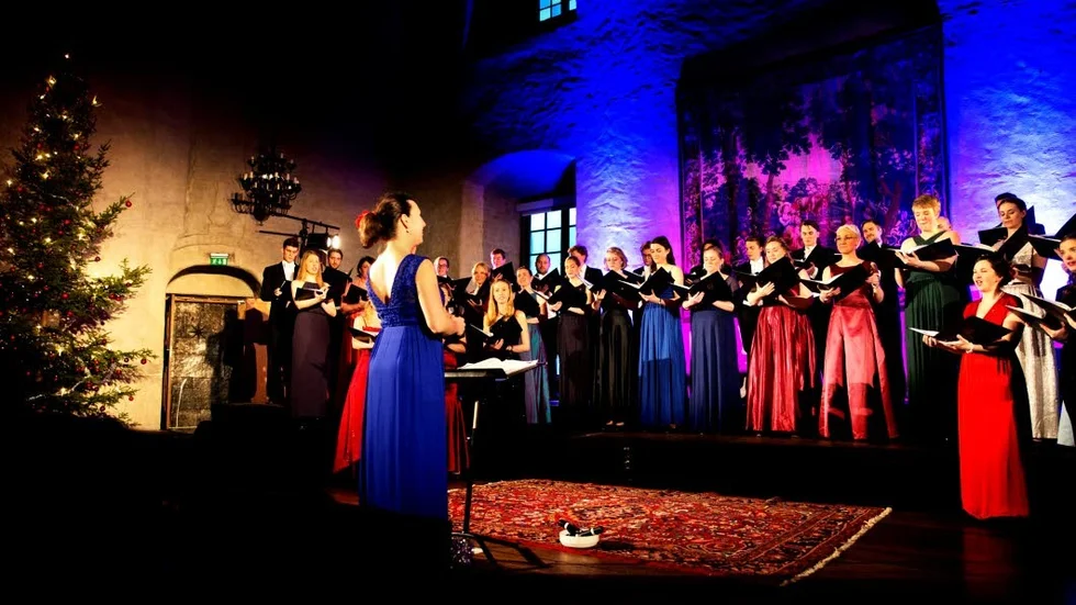 Slottet. Allmänna Sången hade en del ovanliga grepp på sin julkonsert på i Rikssalen.