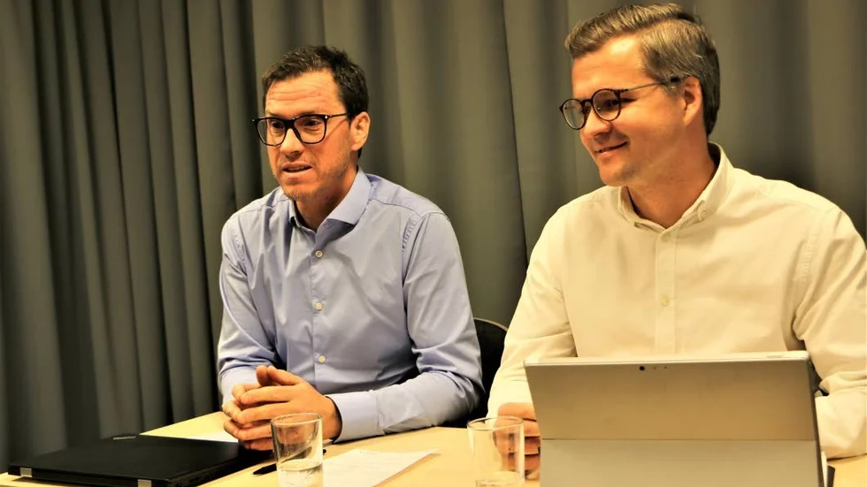 "Vi kommer att behålla fleradagarsbandet, säger vd Jonas Dahlberg (th). Bredvid honom projektledare Peter Kattilasaari.