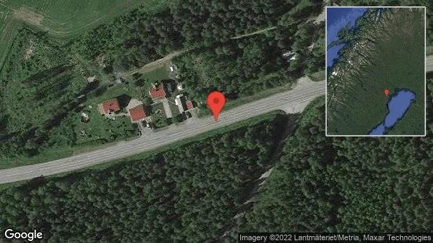 Lastbil har krockat på väg 373