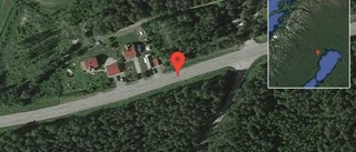 Lastbil har krockat på väg 373