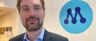 C-toppen får 54 000 i månaden • M sågar avtalet: "Det har han brutit mot"