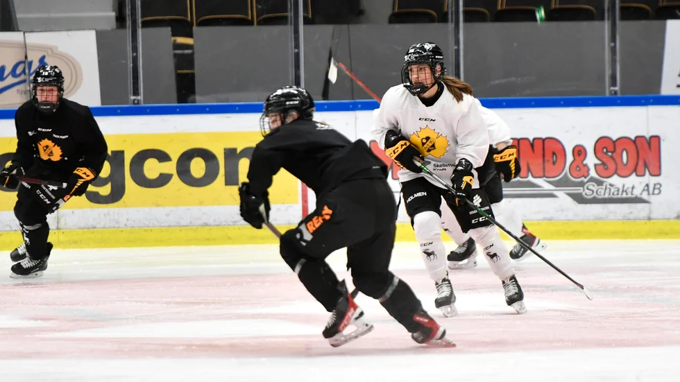 Sandra Rannerud anslöt till Skellefteå AIK för två månader sedan. Nu ställs hon mot sitt tidigare lag i kvalet.