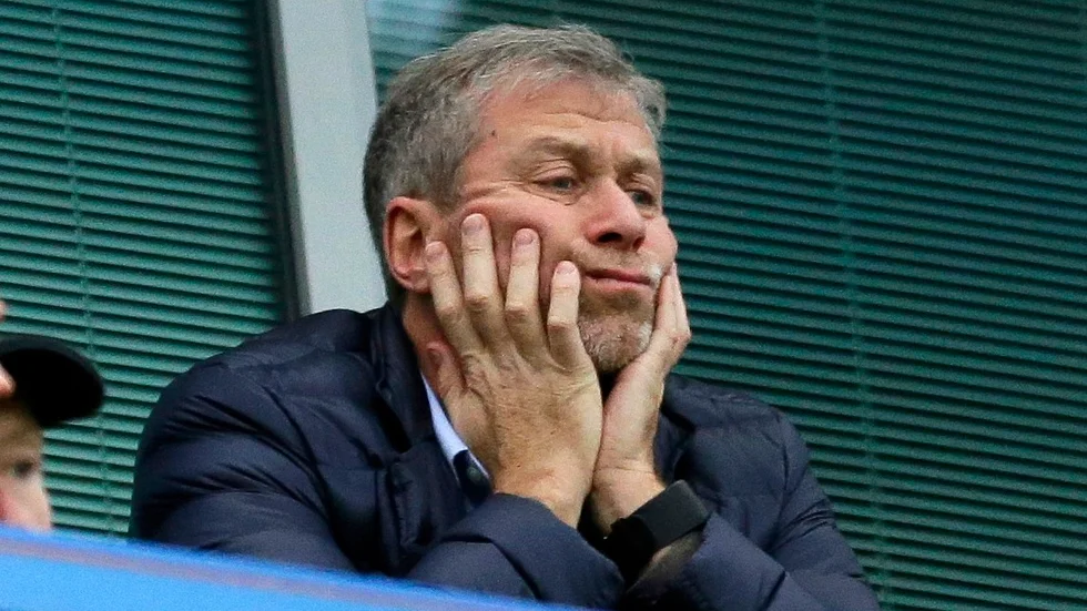 Roman Abramovitj får inte längre äga Chelsea. Nu säljs klubben. Arkivbild.