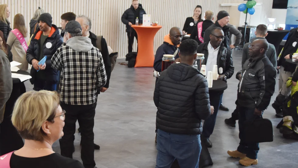 I ett försök att sänka tröskeln för personer som hamnat i långtidsarbetslöshet anordnade Bodens och Luleå kommun tillsammans med arbetsförmedlingen en jobbmässa på Boden Business Park på torsdagen.