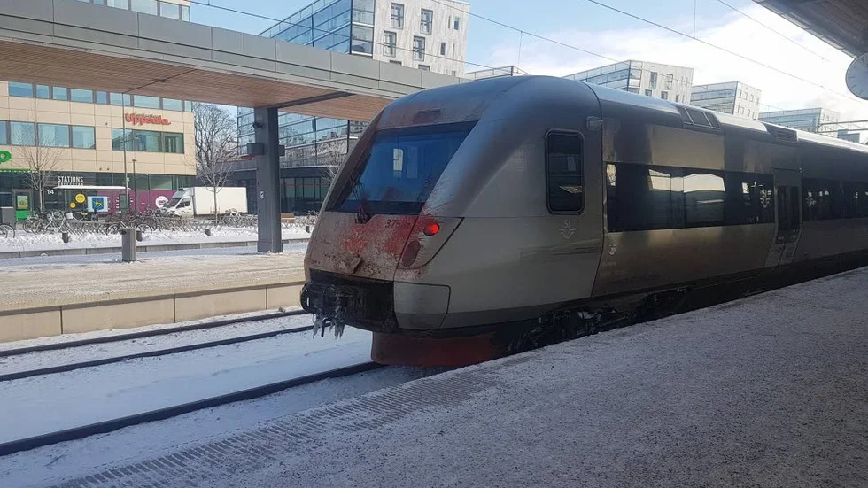 Tåget stod vid lunchtid på centralstationen i Uppsala.