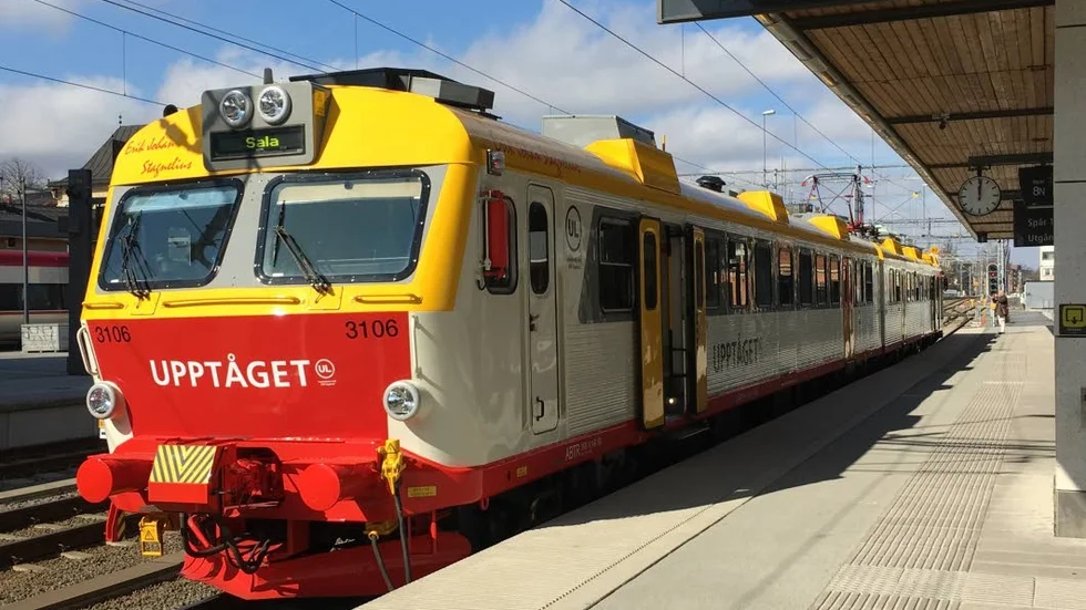 Extra tåg har lånats in för att köra på sträckan Uppsala - Sala. Tågen är från 1982 men har rustats upp.