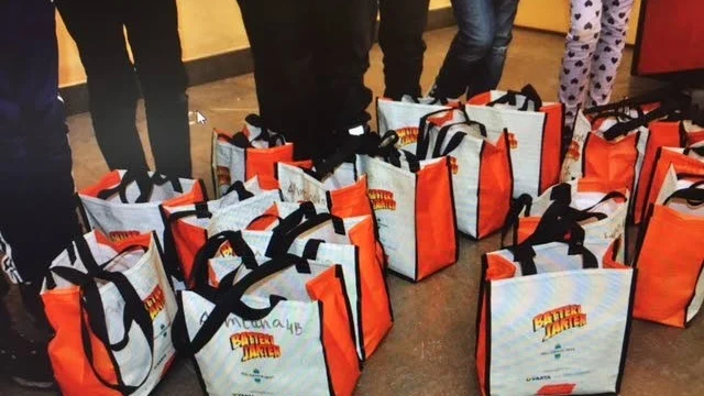 Insamlat. Klass 4B i Almtunaskolan samlade in nästan 1§30 kilo batterier.