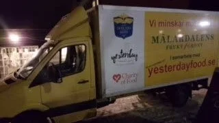 Mathjälp. Magnus Hanssons lastbil med mat till behövande kommer att komma regelbundet till Enköping.