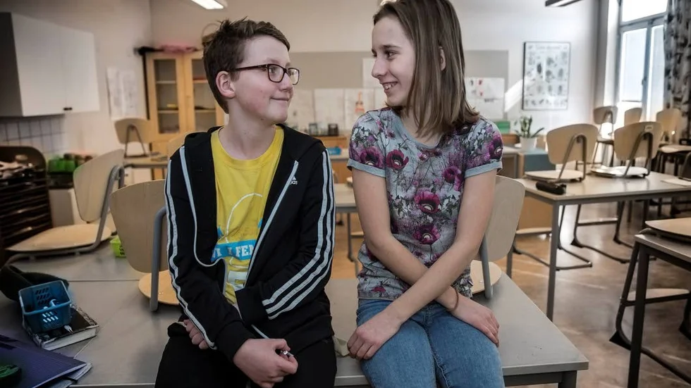 Tim Boukharta och Tea Wetterbom i klass 5B på Almtunaskolan.