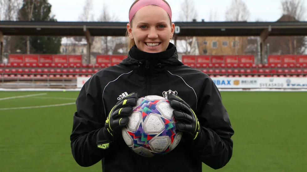Amanda McGlynn gör sitt första utlandsäventyr i fotboll. "När Piteå hörde av sig på min födelsedag tänkte jag att detta måste vara ett bra tecken", säger hon. 