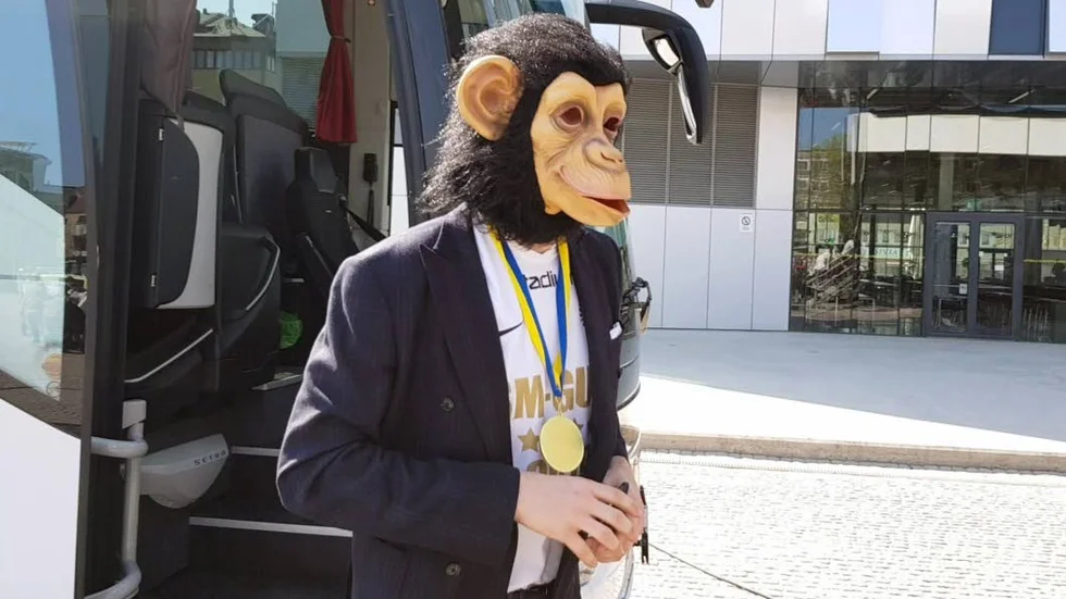 Här kommer årets apa i form av Robin Nilsberth.