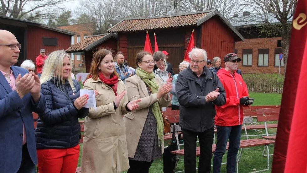 Viktoria Söderling (oppositionsråd i Tierps kommun), Sanne Lennström (riksdagsledamot) och Linda Friberg (LO och kommunpolitiker i Tierp) höll tal i Tierp.