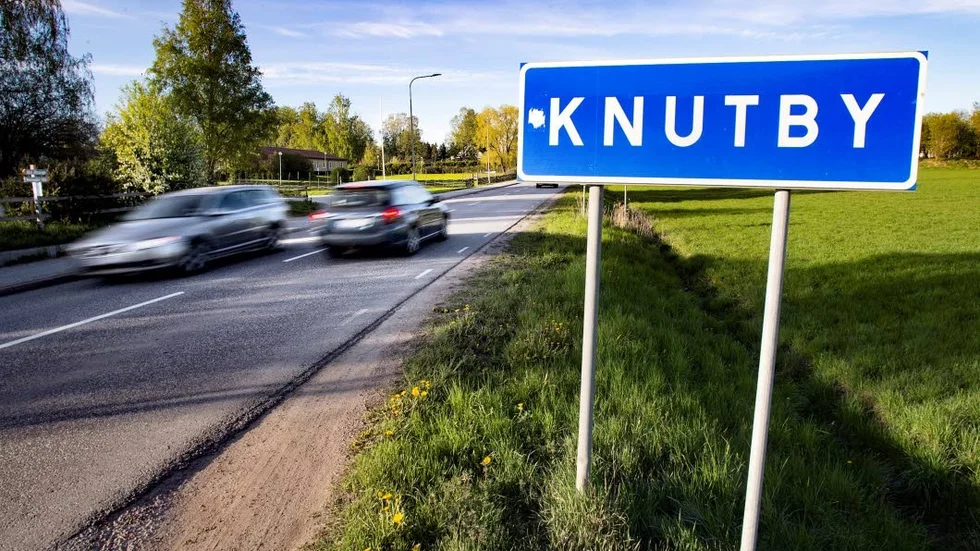 Knutby skakas av åtalet mot de tre före detta pastorerna.