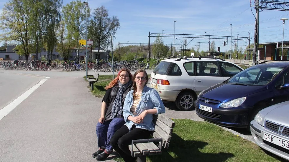 Sandra Norgren och Isabelle Axelsson är verksamma i föreningen Utveckla Örbyhus, Tobo och Vendel som ska göra en lokalekonomisk analys som ska kartlägga vad som behövs för att locka fler människor att bosätta sig i området.