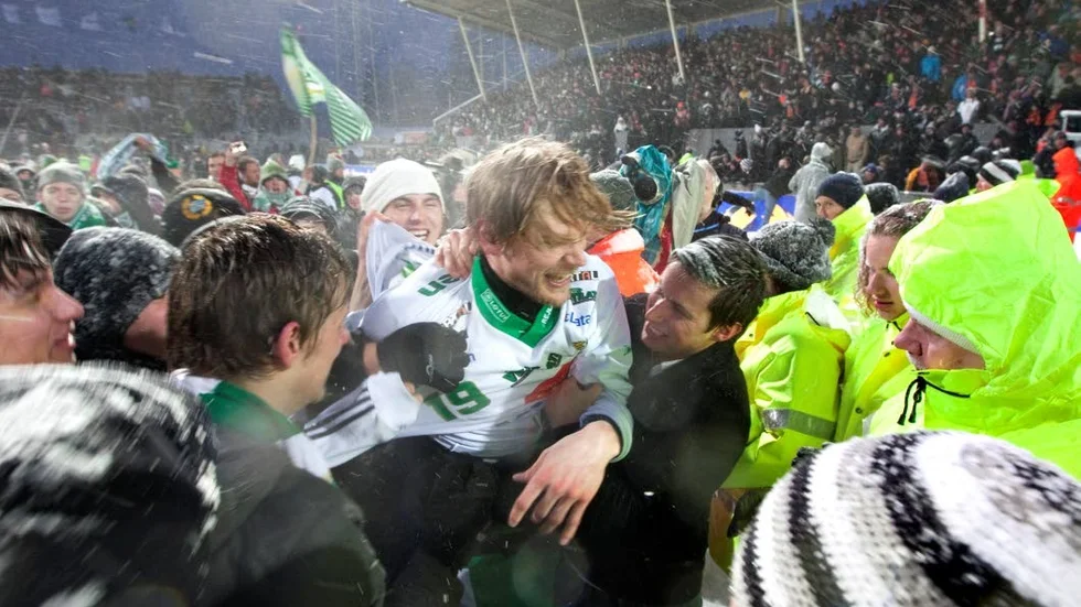 Hammarbyjubel i snömatchen. Lagets första SM-guld någonsin.