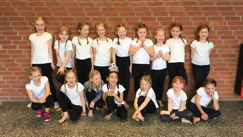 Uppsalaflickornas träningsgrupp Ängby 7–9 år.