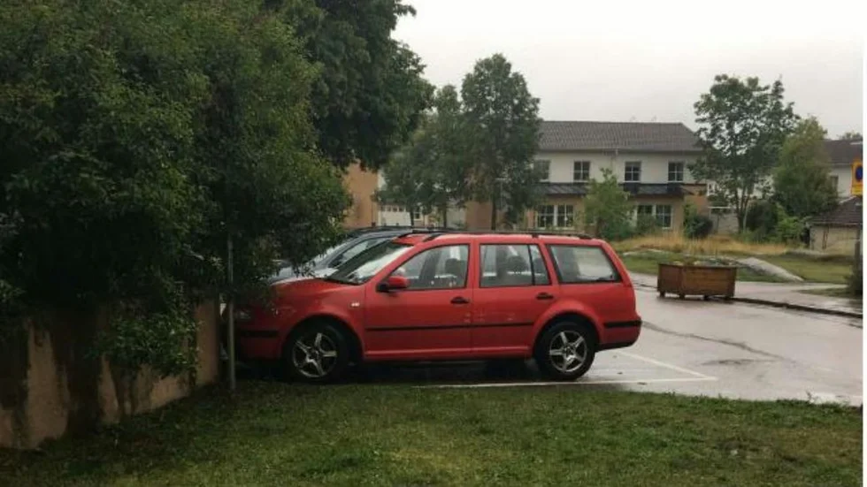 Den stulna personbilen hittades på en parkeringsplats dagen efter mordet