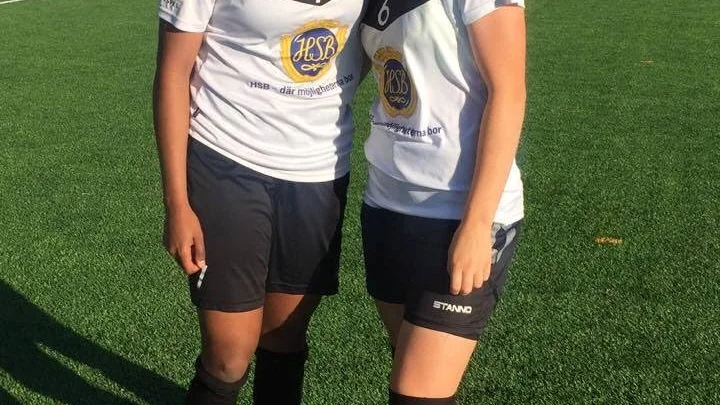 Skrivit på. Mittfältarna Ariam Berhane och Agnes Nyberg har förlängt med Uppsala fotboll.