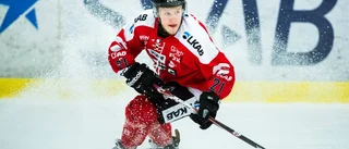 Kirunalegendaren hyllas – tröjan hissas upp i taket