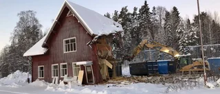 Här rivs det anrika stationshuset