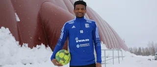 Flydde kriget • Hans lagkamrat dödades • Fick en plats i Storfors AIK: "Det var så hemskt, jag var så rädd. Nu är jag så tacksam"