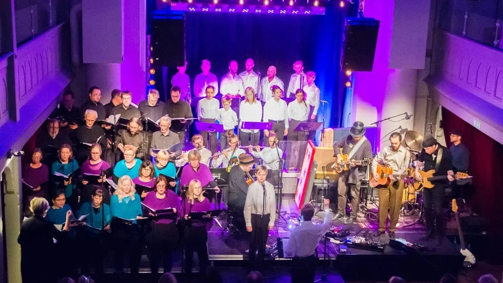 Valsaland heter ett körkollektivet från Stockholm som i helgen genomförde en gemensam konsert med Luleå kammarkör i Kulturcentrum Ebeneser.