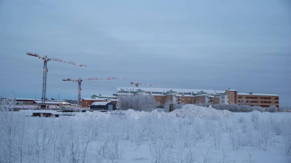 När Sunderby sjukhus behövde byggas ut tog kommunen fram ett förslag på ändrad detaljplan. Eftersom Fortifikationsverket motsatt sig planändringen har utbyggnaden av sjukhuset fått ske enligt den gamla detaljplanen.