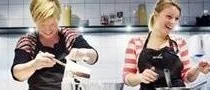 Arbetskamrater umgås på nytt och smakfullt sätt