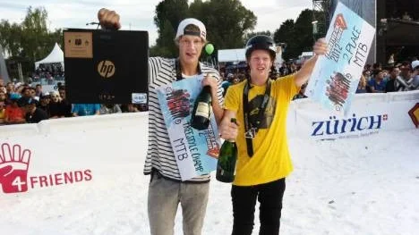 Martin Söderström och Anton Thelander blev etta och tvåa i ett stort multisportsevent i Zürich.