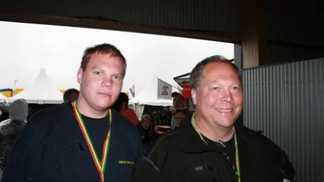 Joel Gustavsson och pappa Bosse Gustavsson, Östervåla.
- Det känns kattskit helt enkelt. Vi har varit här sedan i fredags men nu börjar det luta åt att vi packar ihop och åker hem.