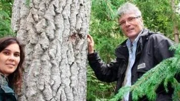 Maria Forslund, koordinator på länsstyrelsen, och Pär Eriksson, naturvårdssekreterare.
