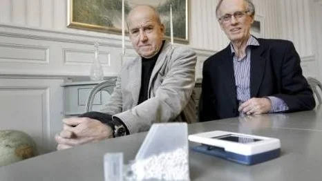 Sensidose har under        hela utvecklingsarbetet varit ett litet företag. Sten-Magnus Aquilonius är en av grundarna och styrelsemedlem, och Sören Nygren är inhyrd som vd.