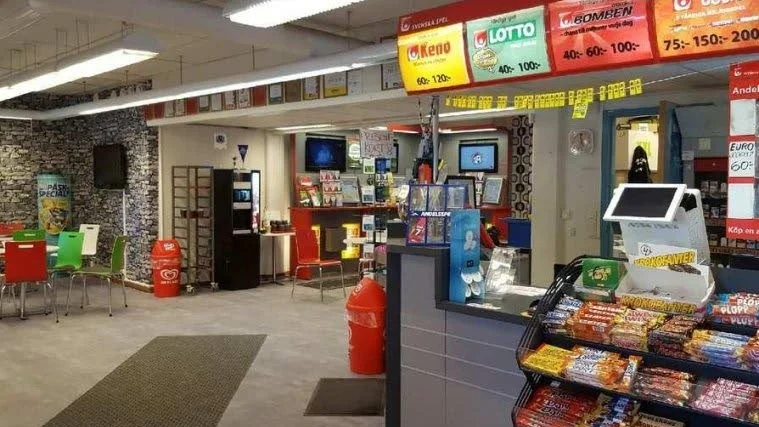 Bergvikens kiosk och spel.