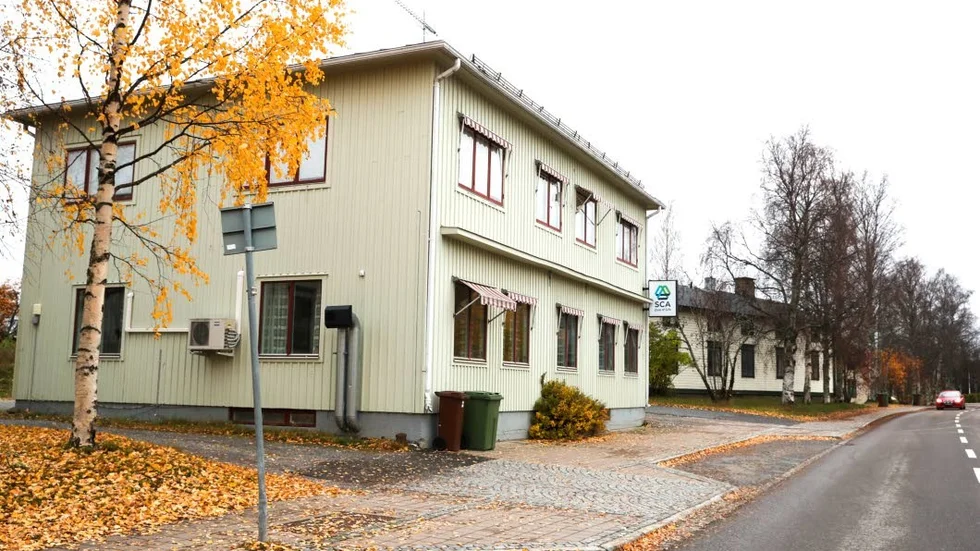 STÄNGER SNART. Skogsbolaget SCA har under många år haft ett kontor i den här fastigheten på Torggatan i Råneå. När kontoret växer finns enligt SCA inga lämpliga lokaler i Råneå trots att man gärna hade velat stanna i samhället.