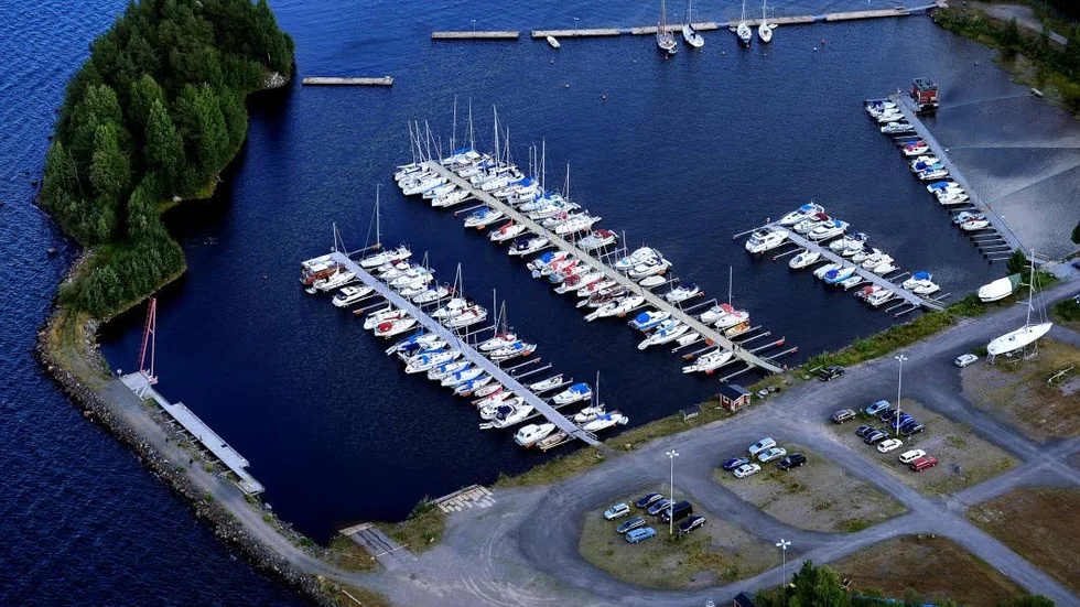 Klartecken för småbåtshamn.